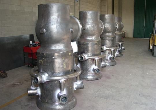 Desuperheating valves
