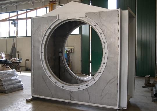 Inlet and discharge conveyors and ducts